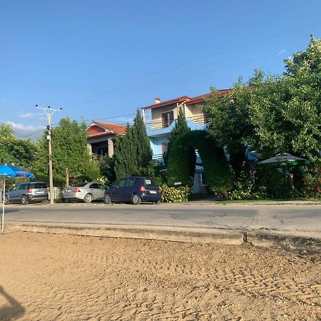 Vila Deni Tushemisht Exteriör bild