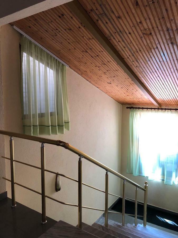 Vila Deni Tushemisht Exteriör bild